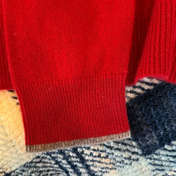 ✨ Qi Cashmere Pure Cashmere Sweater – Red with Gray Trim – Size S – MSRP $250